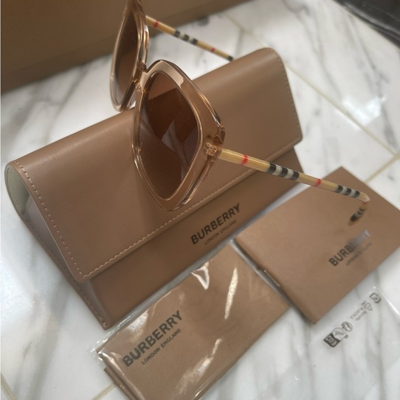 BURBERRY PEACH TRANSPARENT FRAMES WITH ICONIC VINTAGE CHECK MONOGRAM PATTERN ARM - Picture 7 of 16